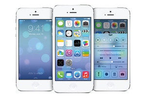 ios7 iphone5 3up pyramid ios7 100041164 large